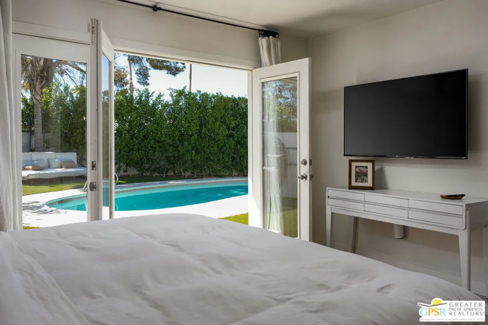 1373 E Madero Circle Palm Springs, CA 92262