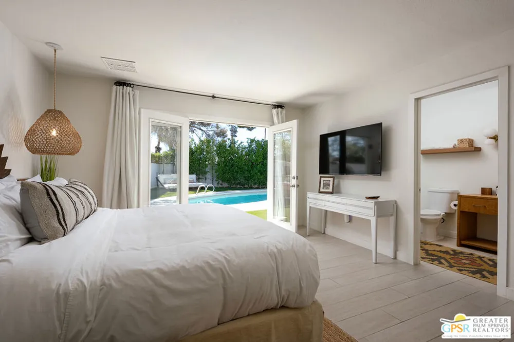 1373 E Madero Circle Palm Springs, CA 92262