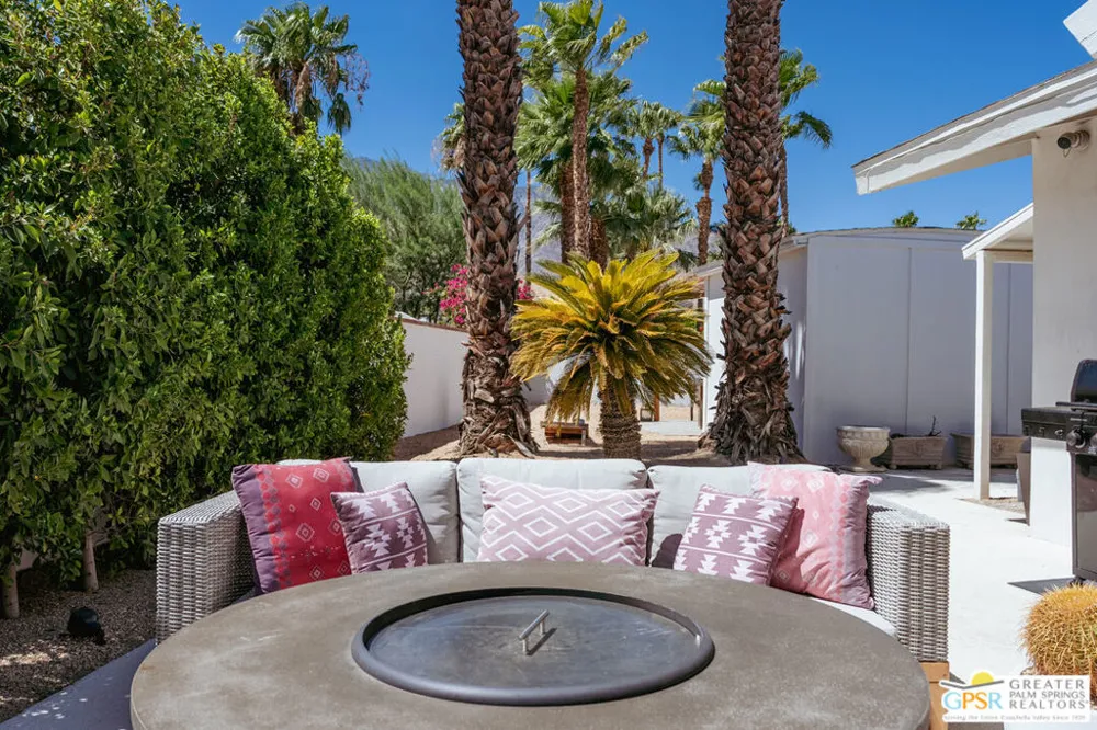 1373 E Madero Circle Palm Springs, CA 92262