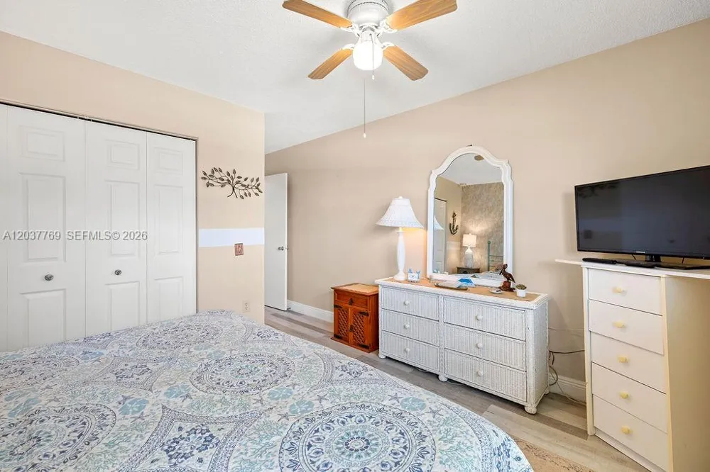 2800 Indian River Blvd #R9 Vero Beach, FL 32960