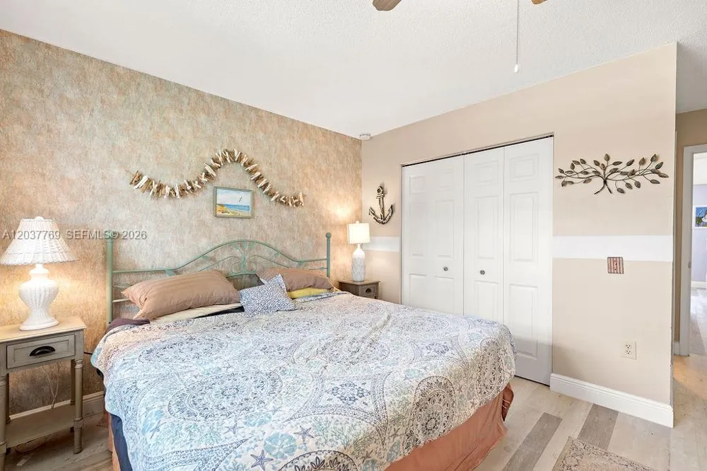 2800 Indian River Blvd #R9 Vero Beach, FL 32960