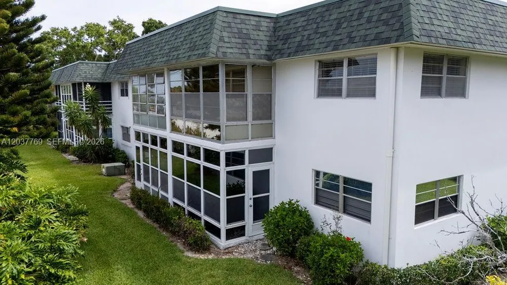 2800 Indian River Blvd #R9 Vero Beach, FL 32960
