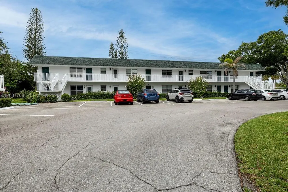 2800 Indian River Blvd #R9 Vero Beach, FL 32960