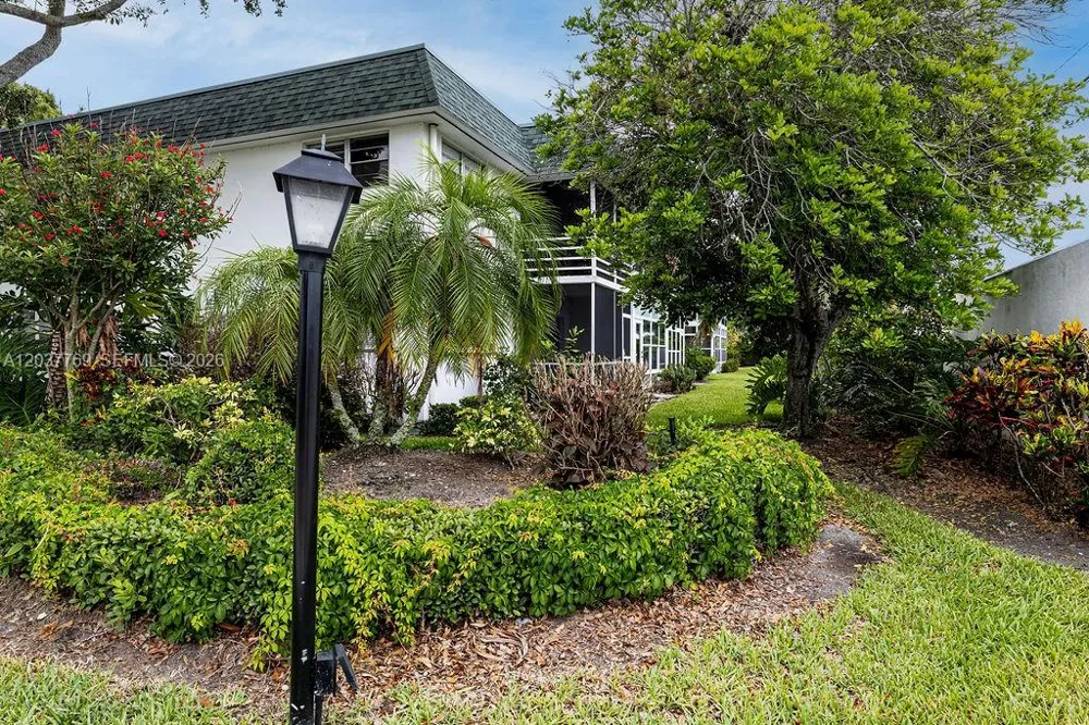 2800 Indian River Blvd #R9 Vero Beach, FL 32960
