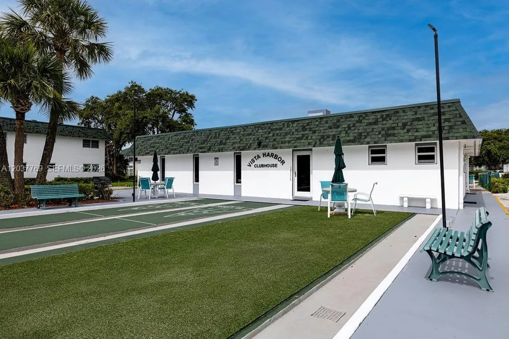2800 Indian River Blvd #R9 Vero Beach, FL 32960
