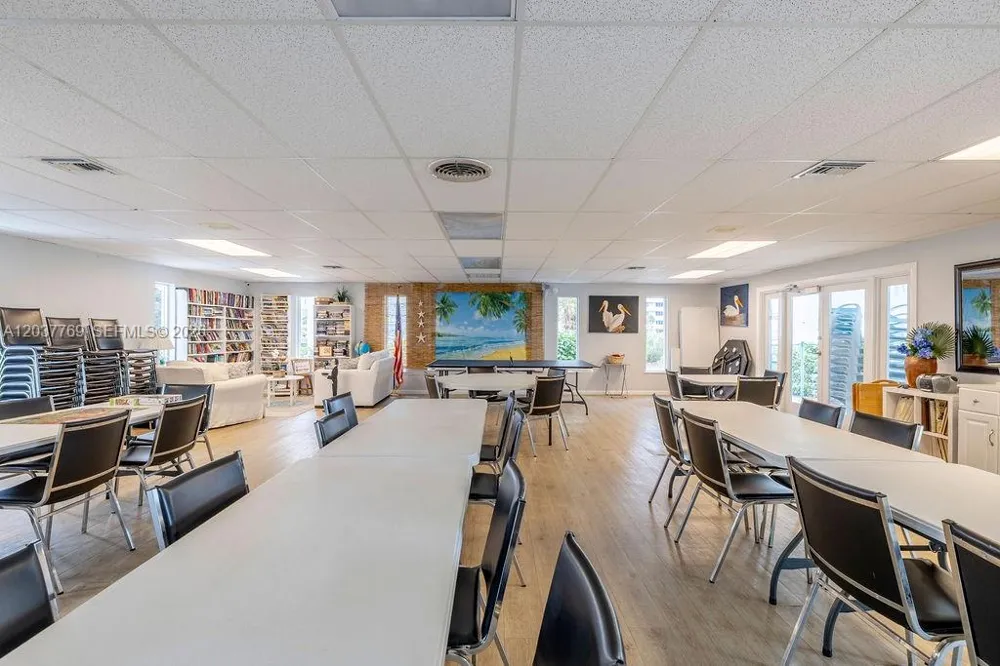 2800 Indian River Blvd #R9 Vero Beach, FL 32960