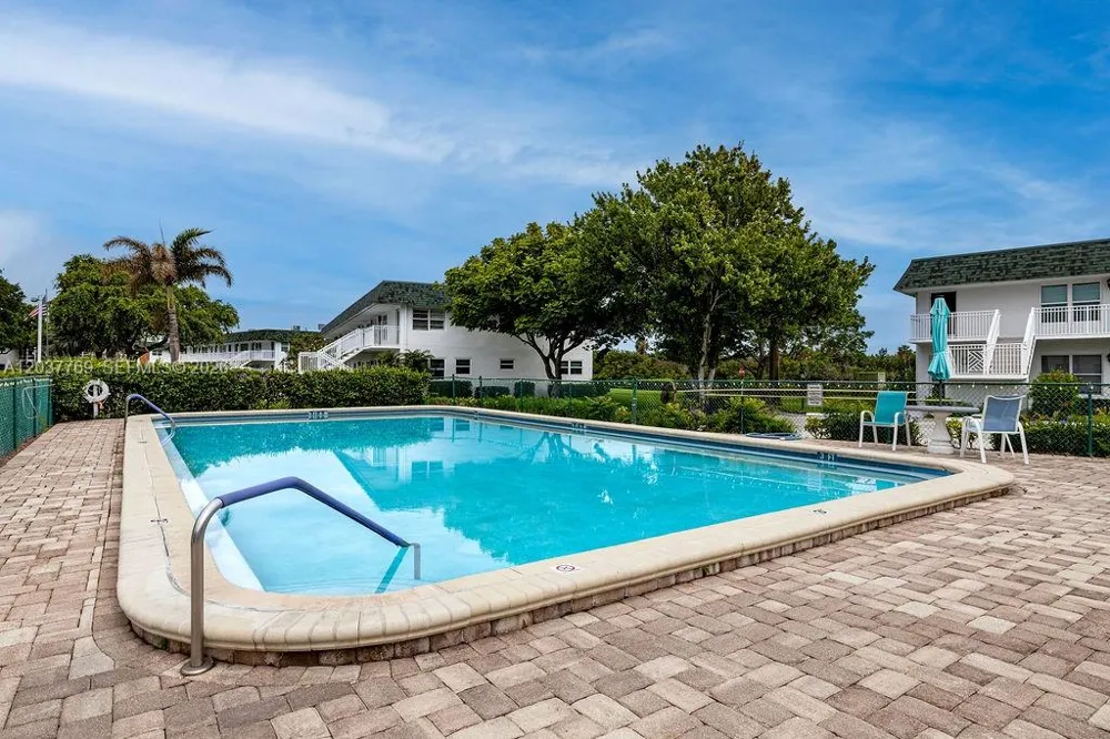 2800 Indian River Blvd #R9 Vero Beach, FL 32960