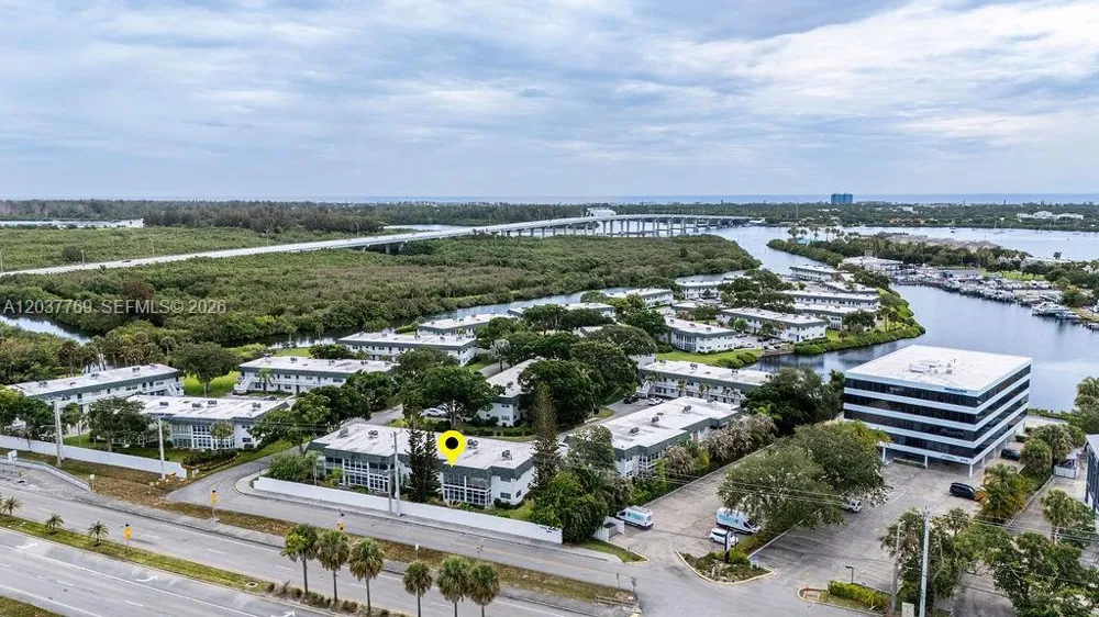 2800 Indian River Blvd #R9 Vero Beach, FL 32960