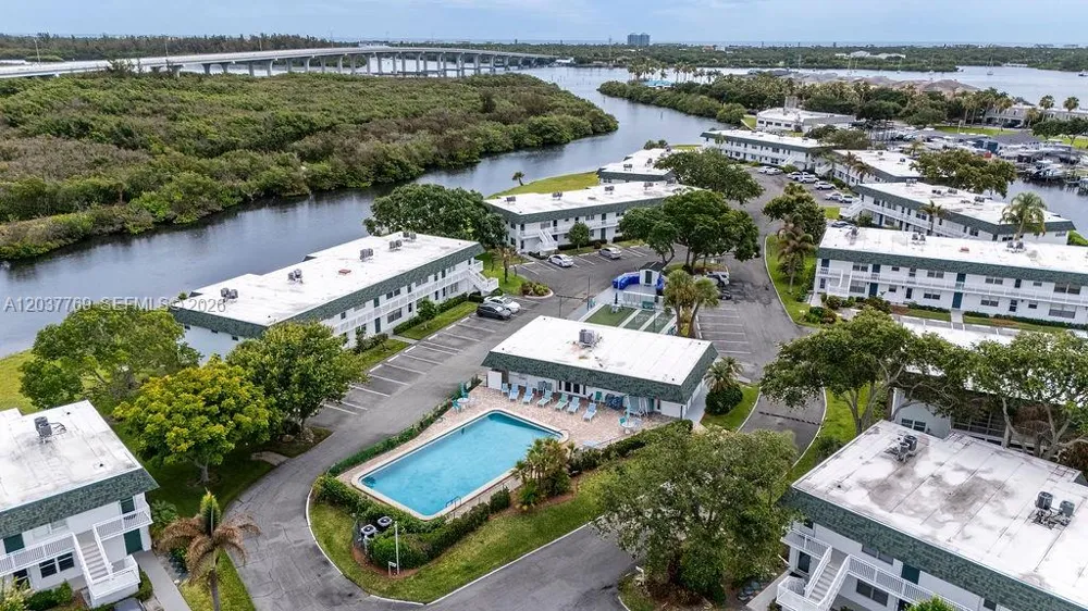 2800 Indian River Blvd #R9 Vero Beach, FL 32960