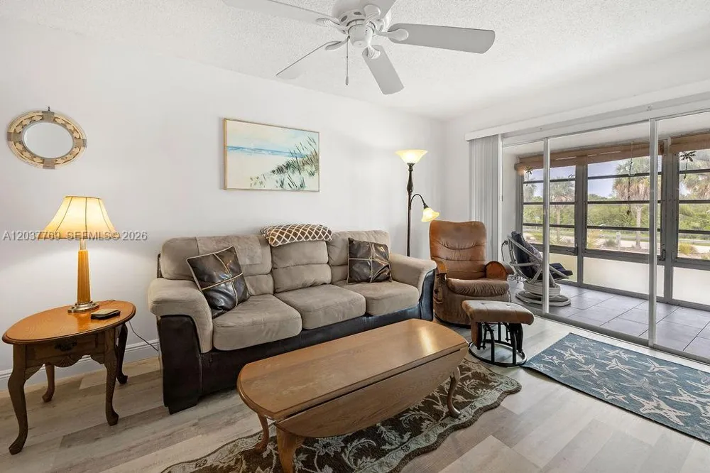 2800 Indian River Blvd #R9 Vero Beach, FL 32960