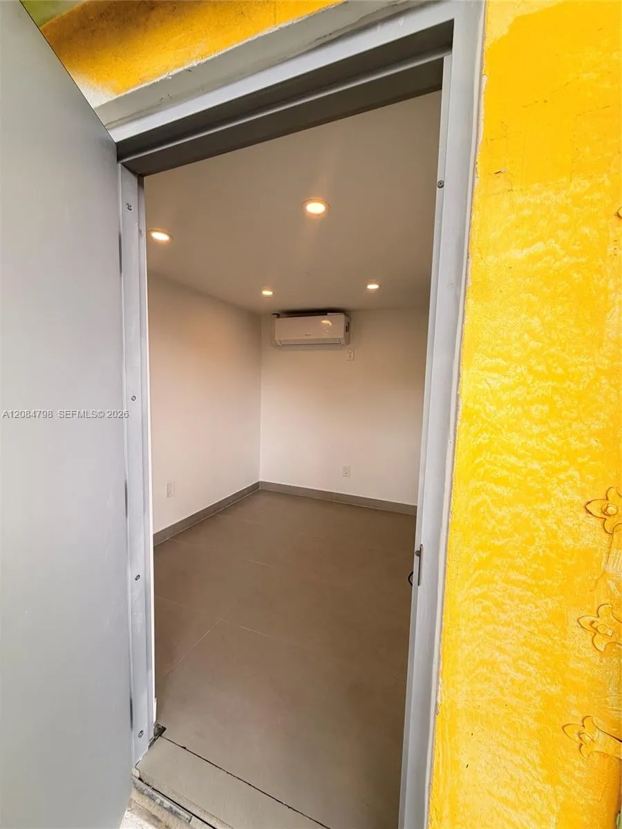 1899 NW 21st St #8 Miami, FL 33142