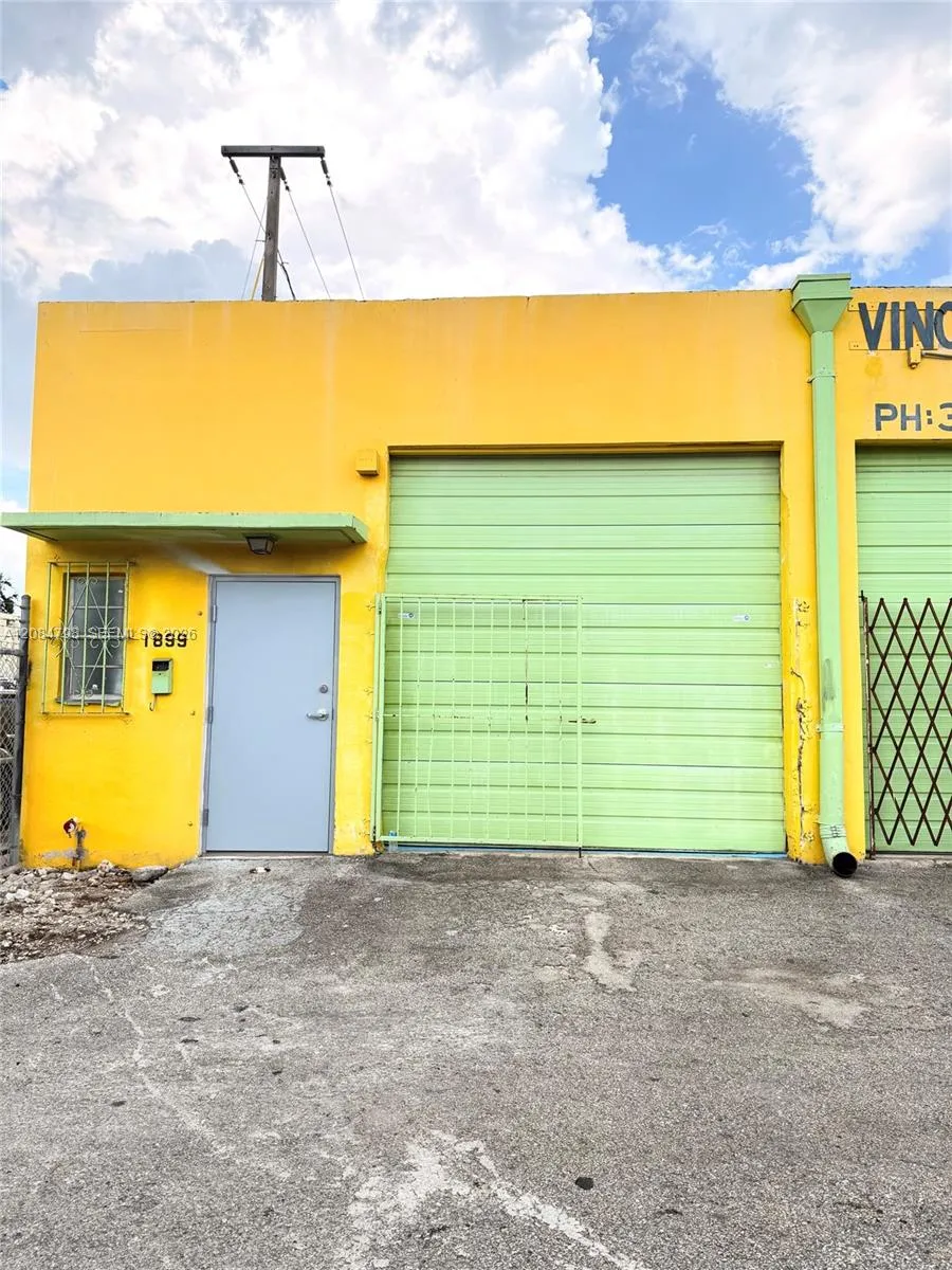 1899 NW 21st St #8 Miami, FL 33142