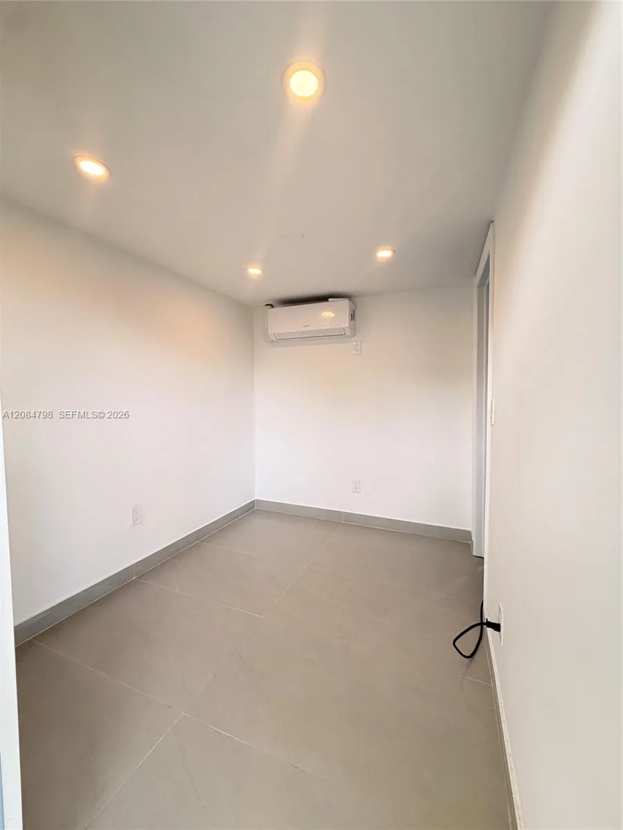 1899 NW 21st St #8 Miami, FL 33142