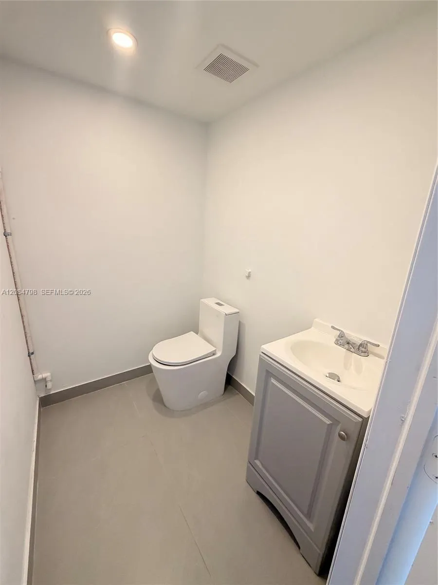 1899 NW 21st St #8 Miami, FL 33142