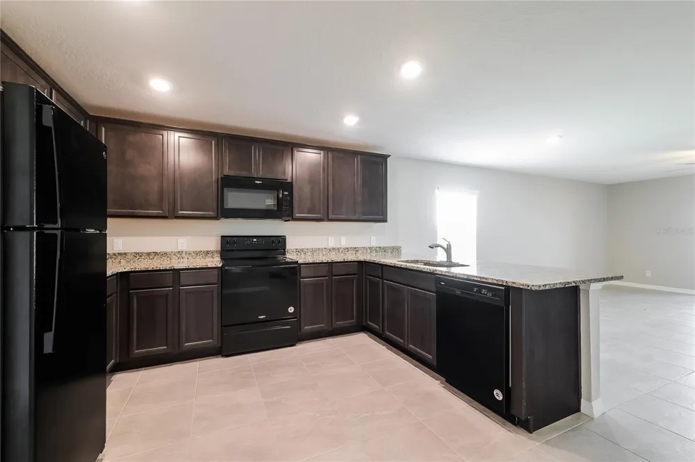 1571 SWAN LAKE CIRCLE Dundee, FL 33838