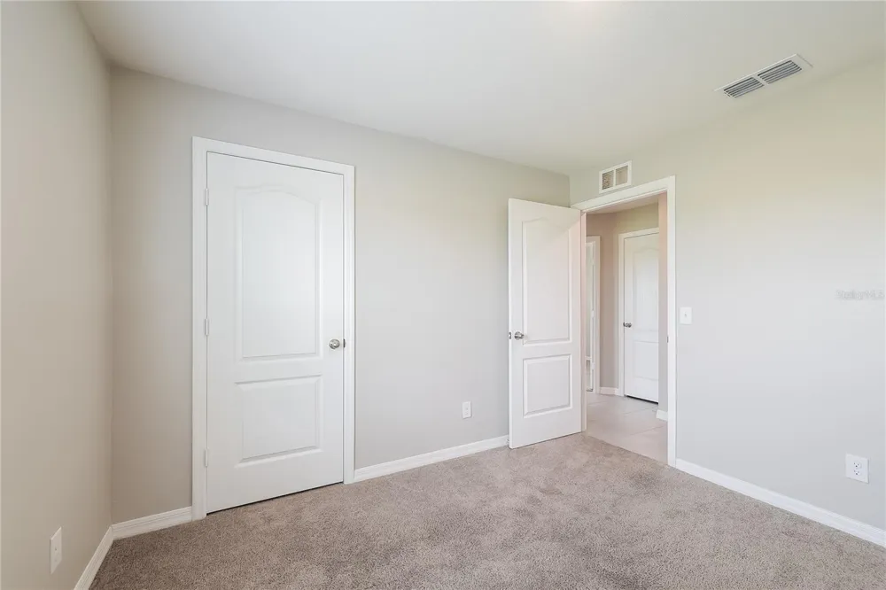 1571 SWAN LAKE CIRCLE Dundee, FL 33838