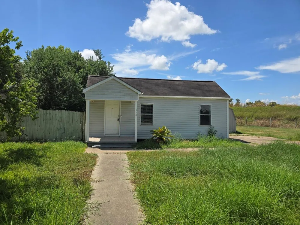 1523 Avenue F Freeport, TX 77541