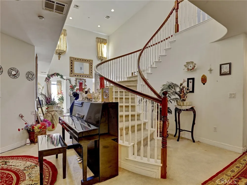 207 Gilbert Way Placentia, CA 92870