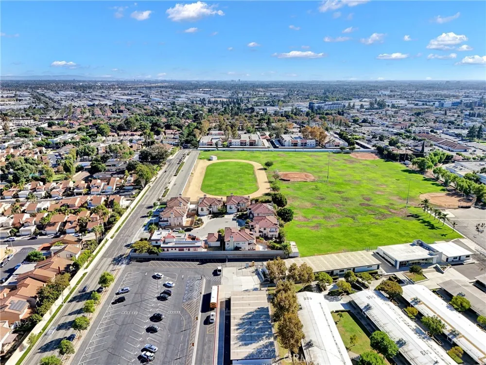 207 Gilbert Way Placentia, CA 92870