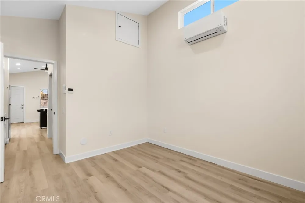 23343 gondor Lake Forest, CA 92630