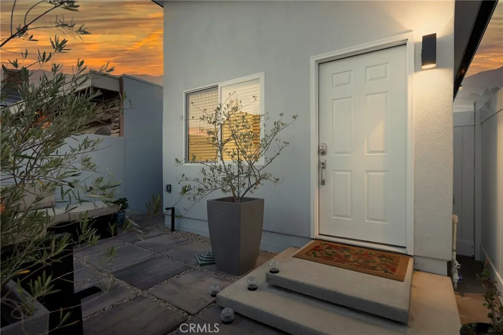 23343 gondor Lake Forest, CA 92630