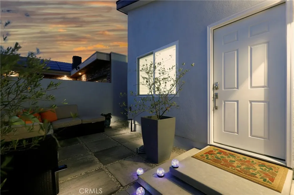 23343 gondor Lake Forest, CA 92630