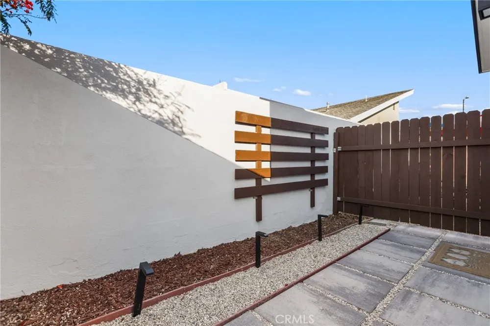 23343 gondor Lake Forest, CA 92630
