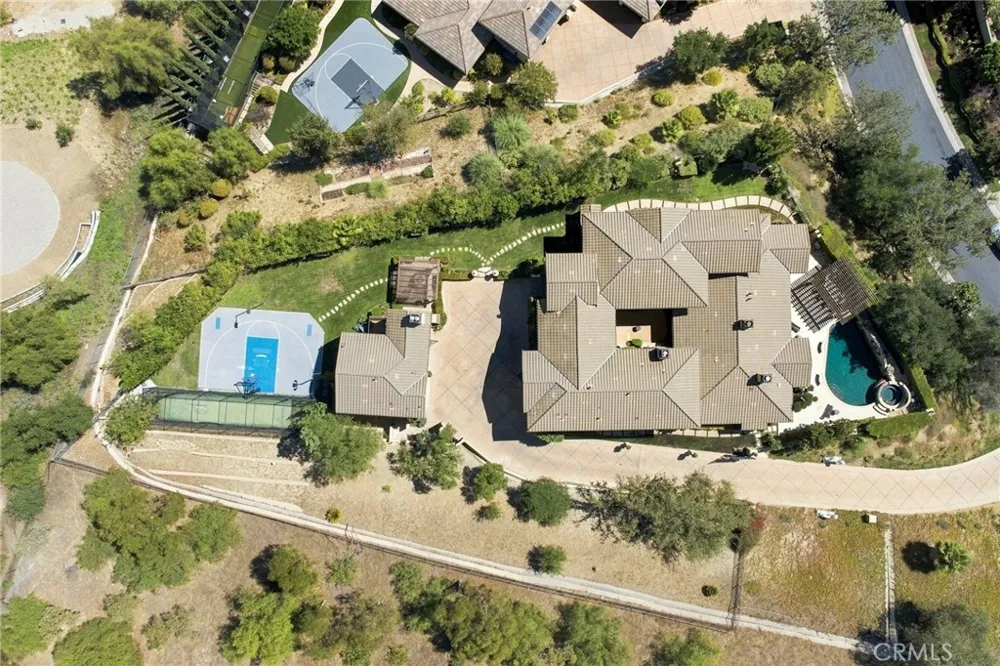 5182 Garrett Court Calabasas, CA 91302