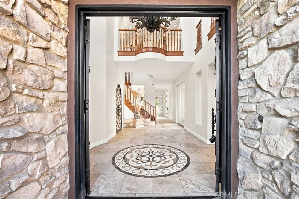 5182 Garrett Court Calabasas, CA 91302