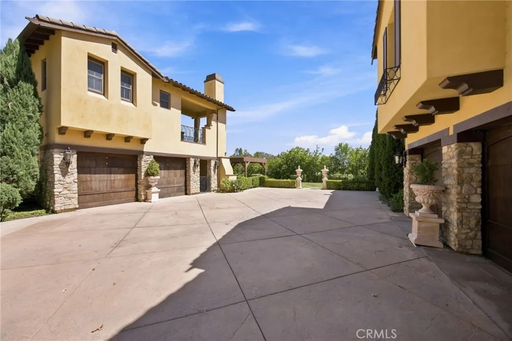 5182 Garrett Court Calabasas, CA 91302