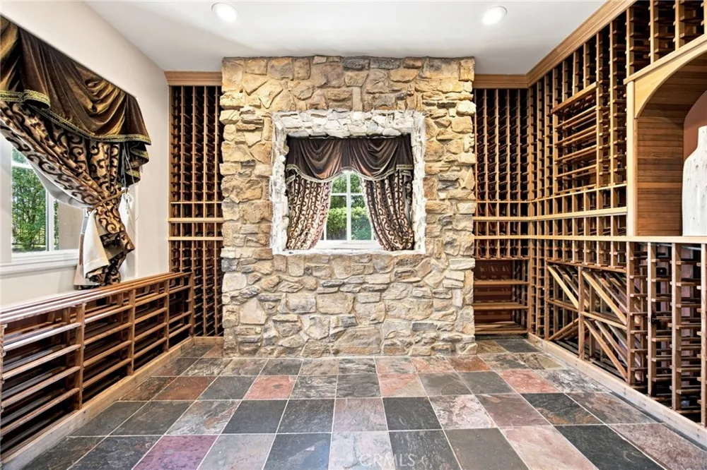 5182 Garrett Court Calabasas, CA 91302