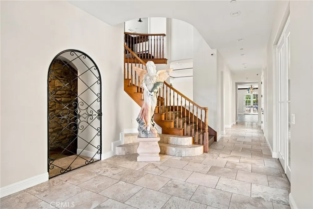 5182 Garrett Court Calabasas, CA 91302
