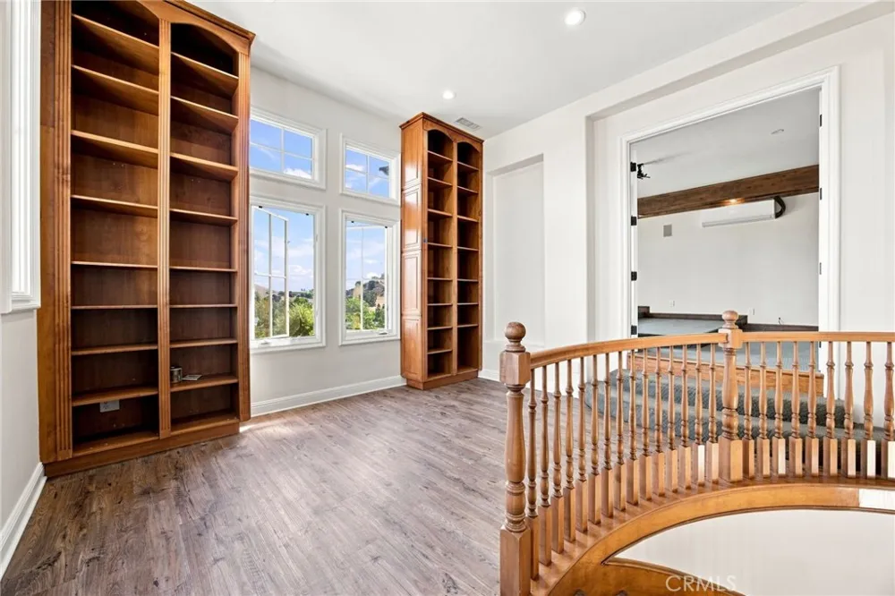 5182 Garrett Court Calabasas, CA 91302