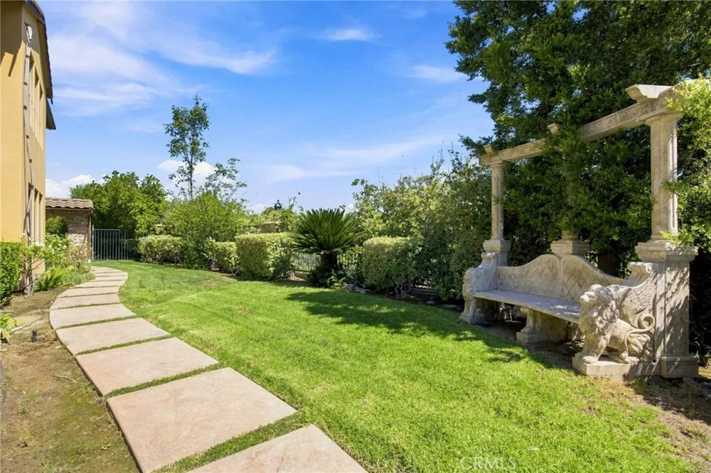 5182 Garrett Court Calabasas, CA 91302