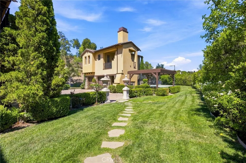 5182 Garrett Court Calabasas, CA 91302