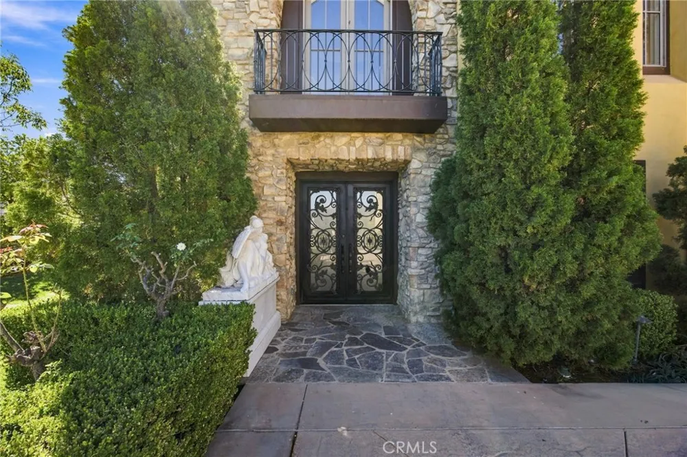 5182 Garrett Court Calabasas, CA 91302