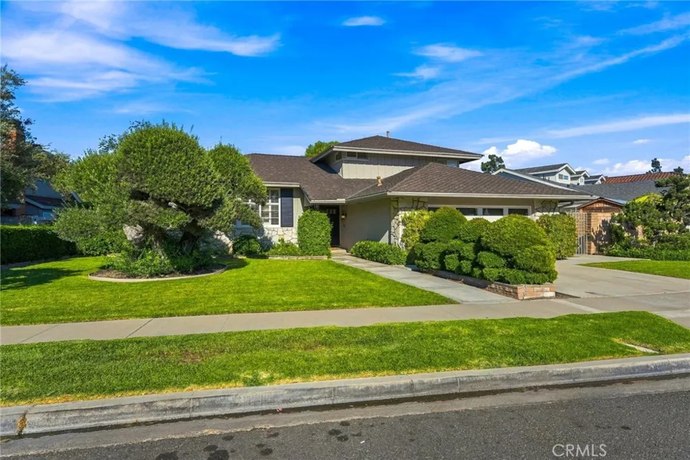 2762 Tern Circle Costa Mesa, CA 92626