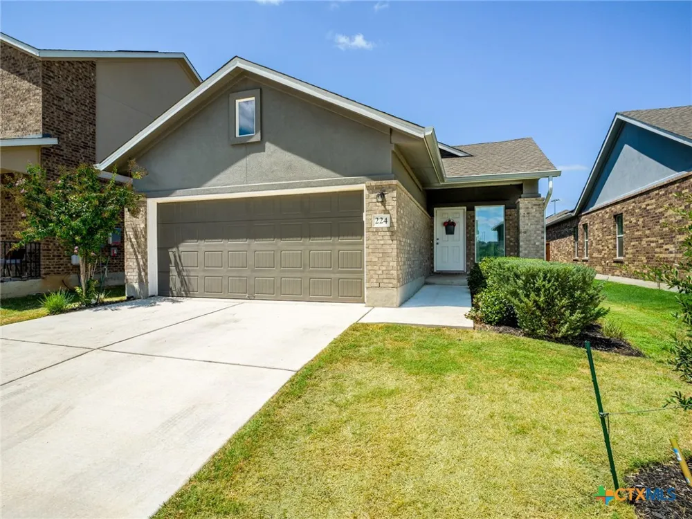 224 Grey Slate Avenue Marble Falls, TX 78654