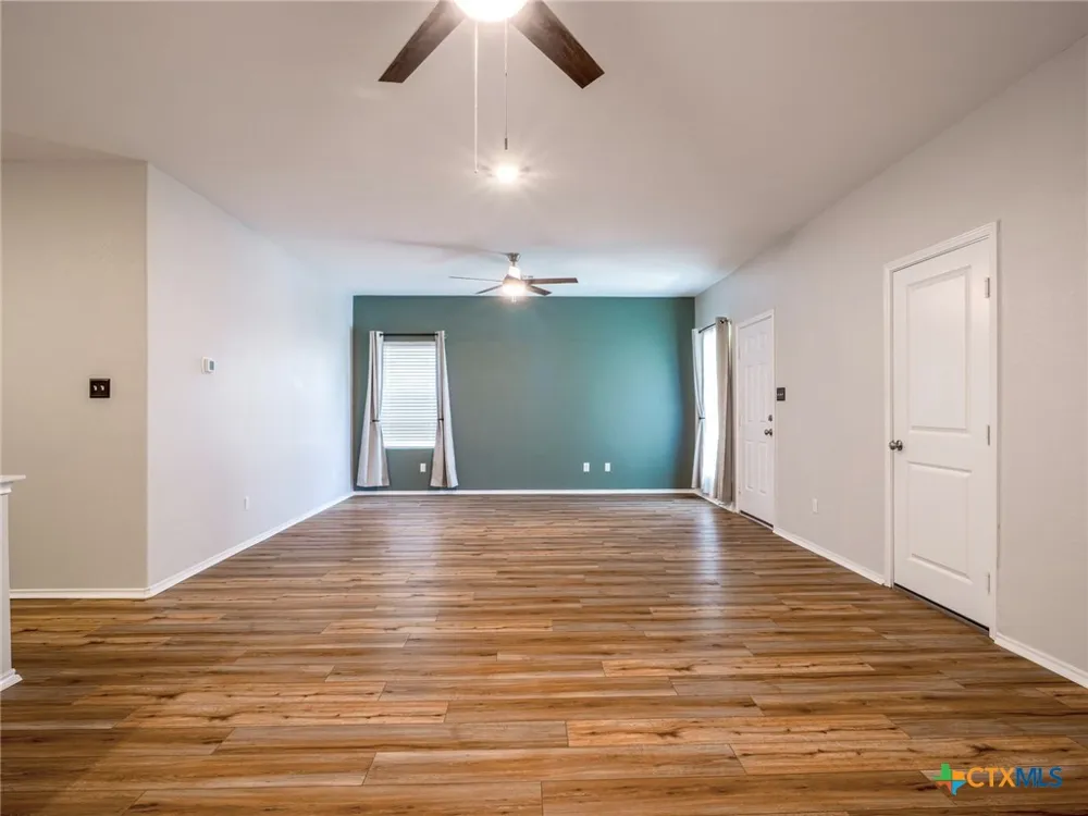 224 Grey Slate Avenue Marble Falls, TX 78654