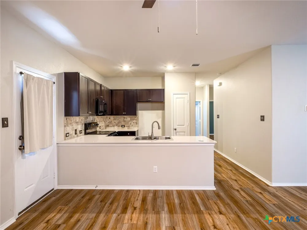 224 Grey Slate Avenue Marble Falls, TX 78654