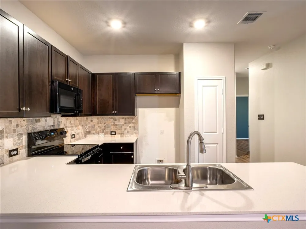 224 Grey Slate Avenue Marble Falls, TX 78654