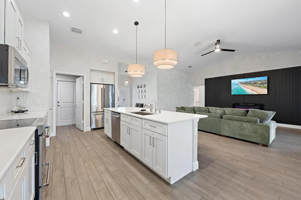 1002 SW JACQUELINE AVENUE Port St. Lucie, FL 34953