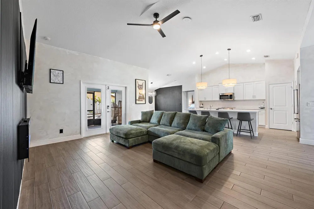 1002 SW JACQUELINE AVENUE Port St. Lucie, FL 34953