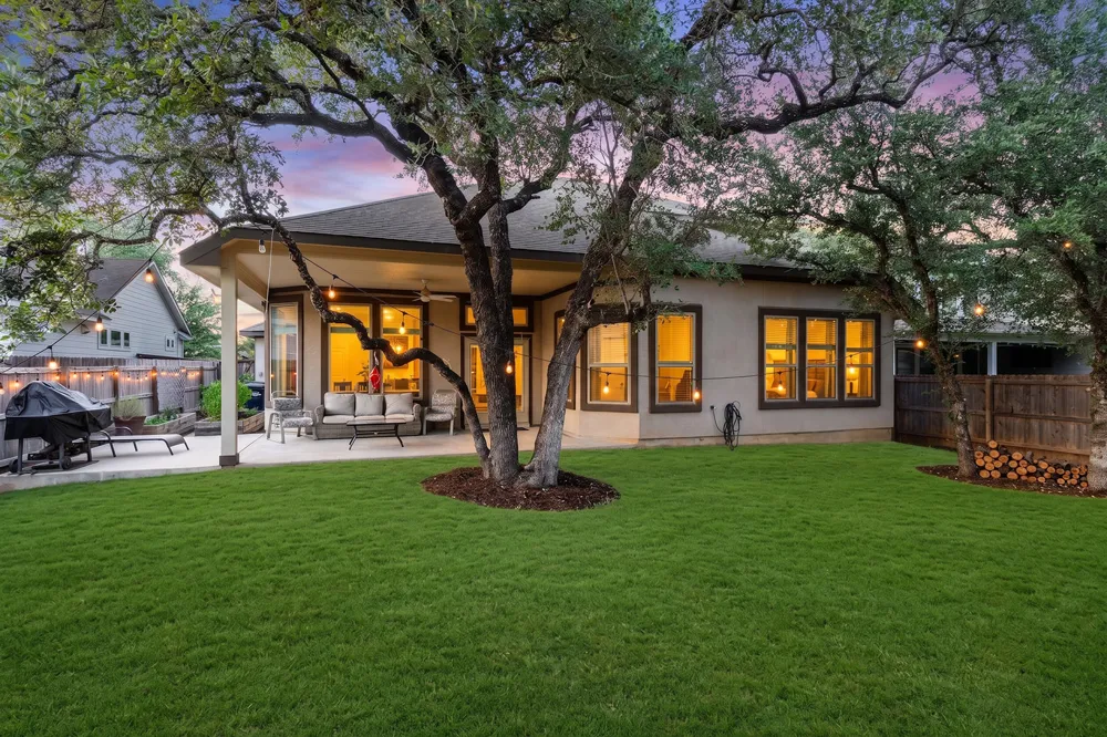 812 Heartleaf Drive Leander, TX 78641