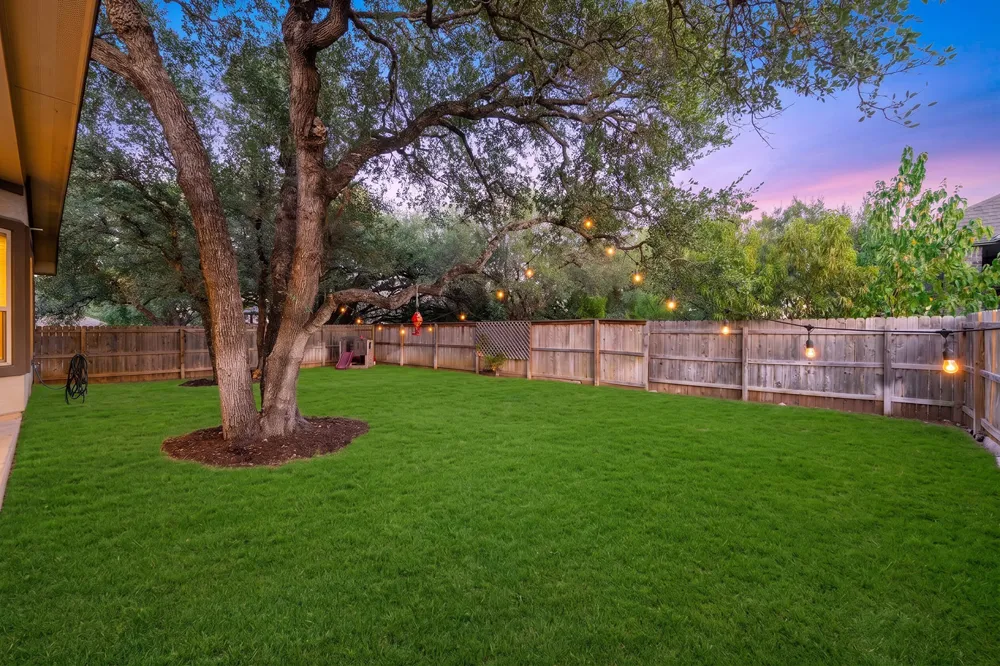 812 Heartleaf Drive Leander, TX 78641