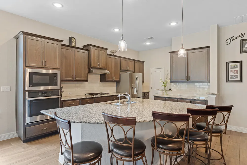 812 Heartleaf Drive Leander, TX 78641