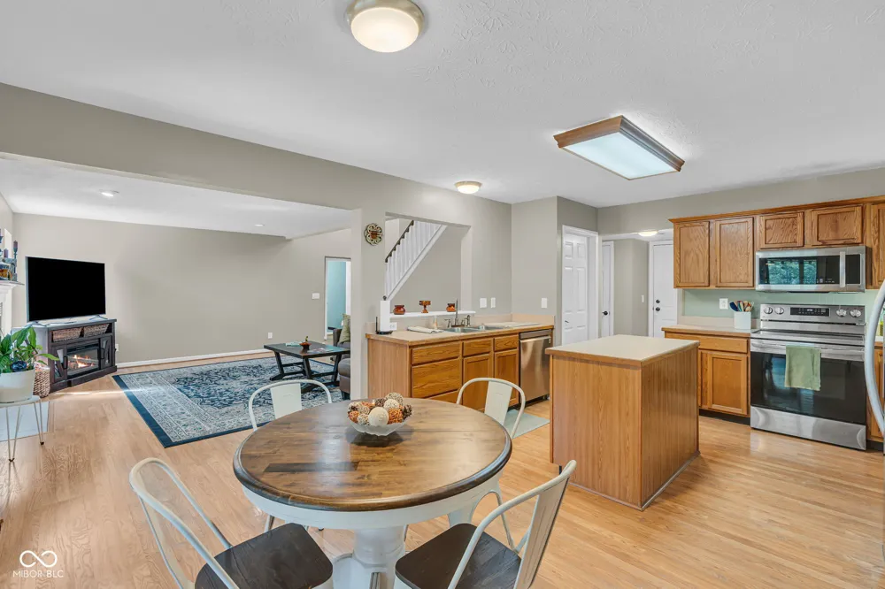 216 Creekview Circle Mooresville, IN 46158