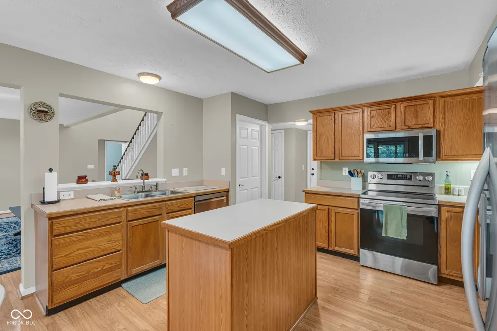 216 Creekview Circle Mooresville, IN 46158