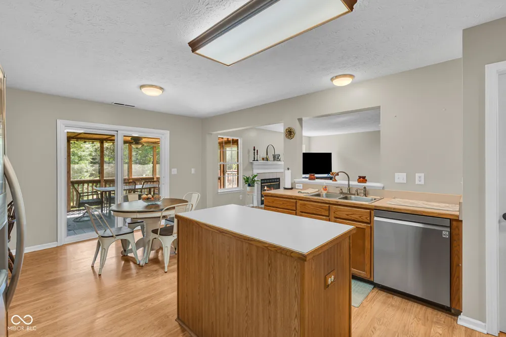 216 Creekview Circle Mooresville, IN 46158
