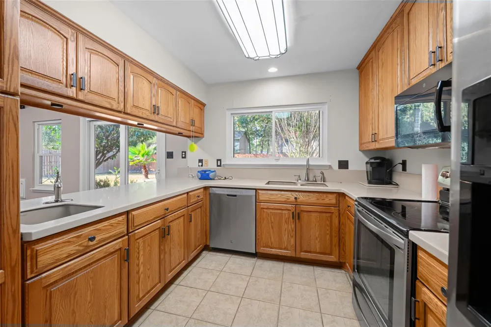 2119 Tree Lane Hockley, TX 77339
